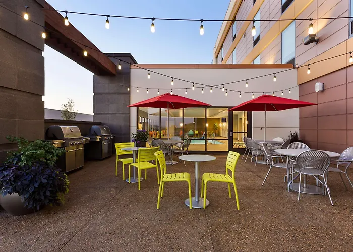Hotel Home2 By Hilton Fargo